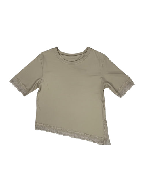 BLUSA SIMÉTRICA CON ENCAJE