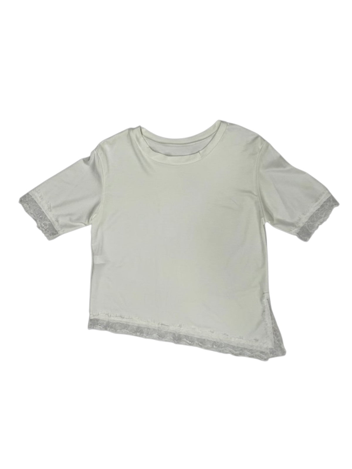 BLUSA SIMÉTRICA CON ENCAJE