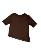 BLUSA SIMÉTRICA CON ENCAJE