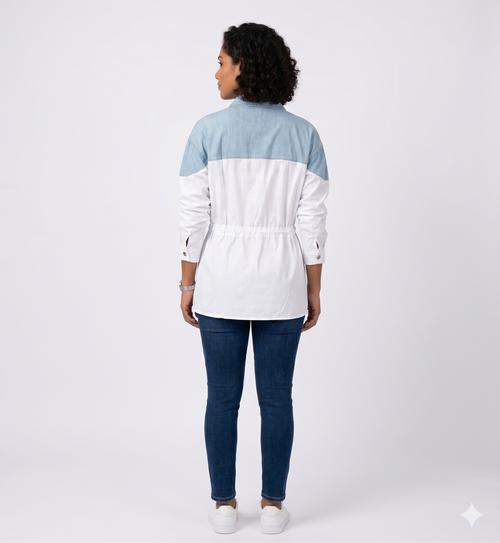 CAMISA CON DETALLES EN DENIM Y AJUSTE EN CINTURA