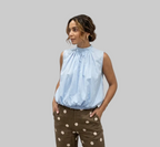 BLUSA SIN MANGAS CON LAZO EN LA ESPALDA