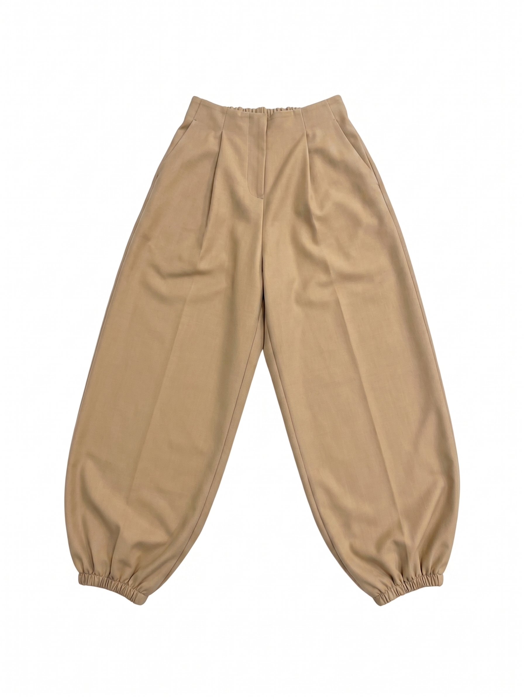 PANTALÓN CON PINZAS Y PUÑO ELÁSTICO
