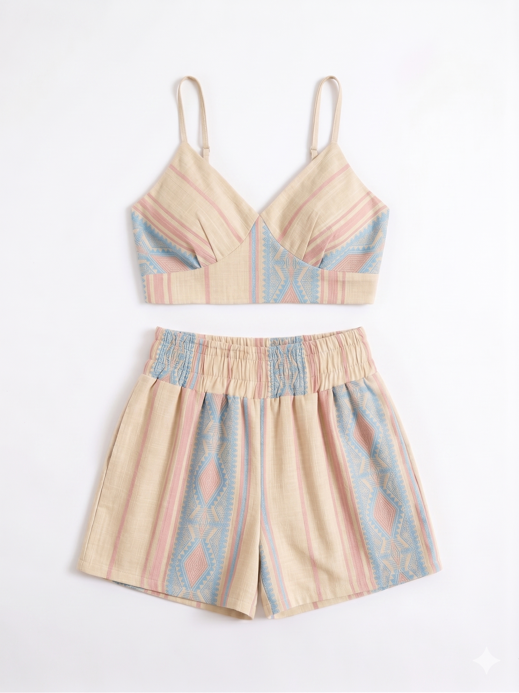 CONJUNTO ESTAMPADO CROP TOP Y SHORT CON BOLSILLOS