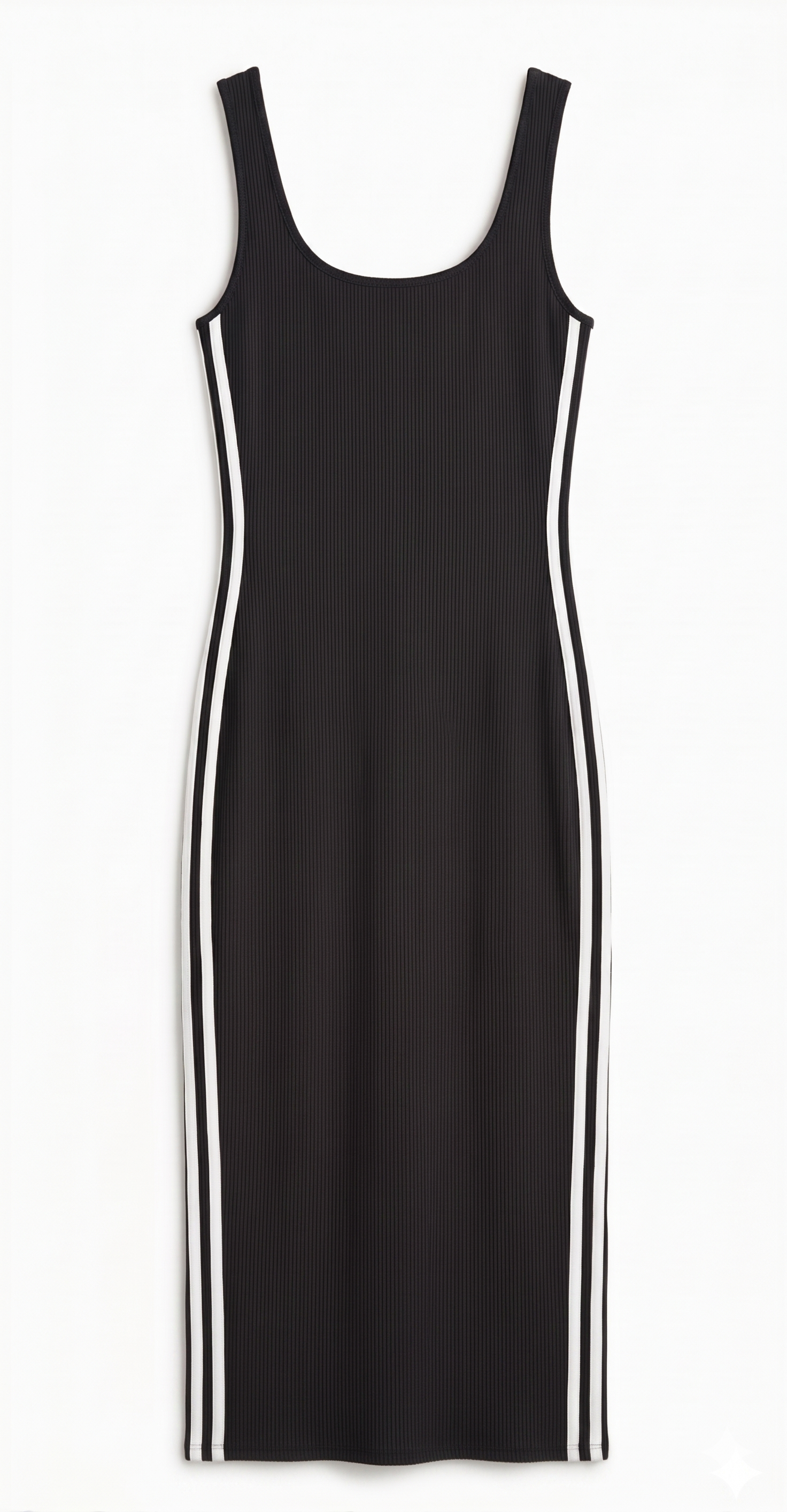 VESTIDO AJUSTADO CON DETALLE DEPORTIVO