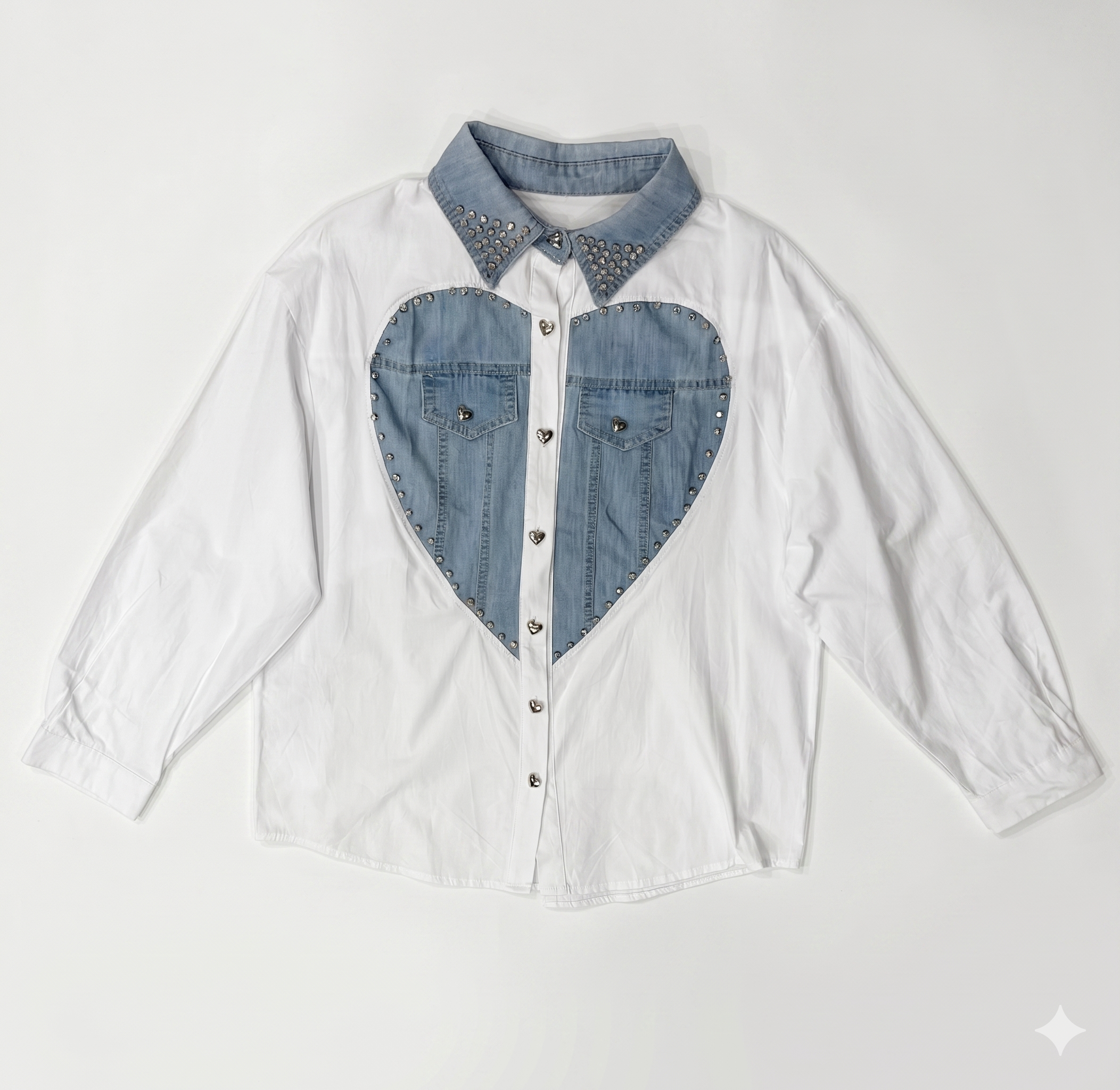 CAMISA CON DETALLE CORAZÓN DENIM