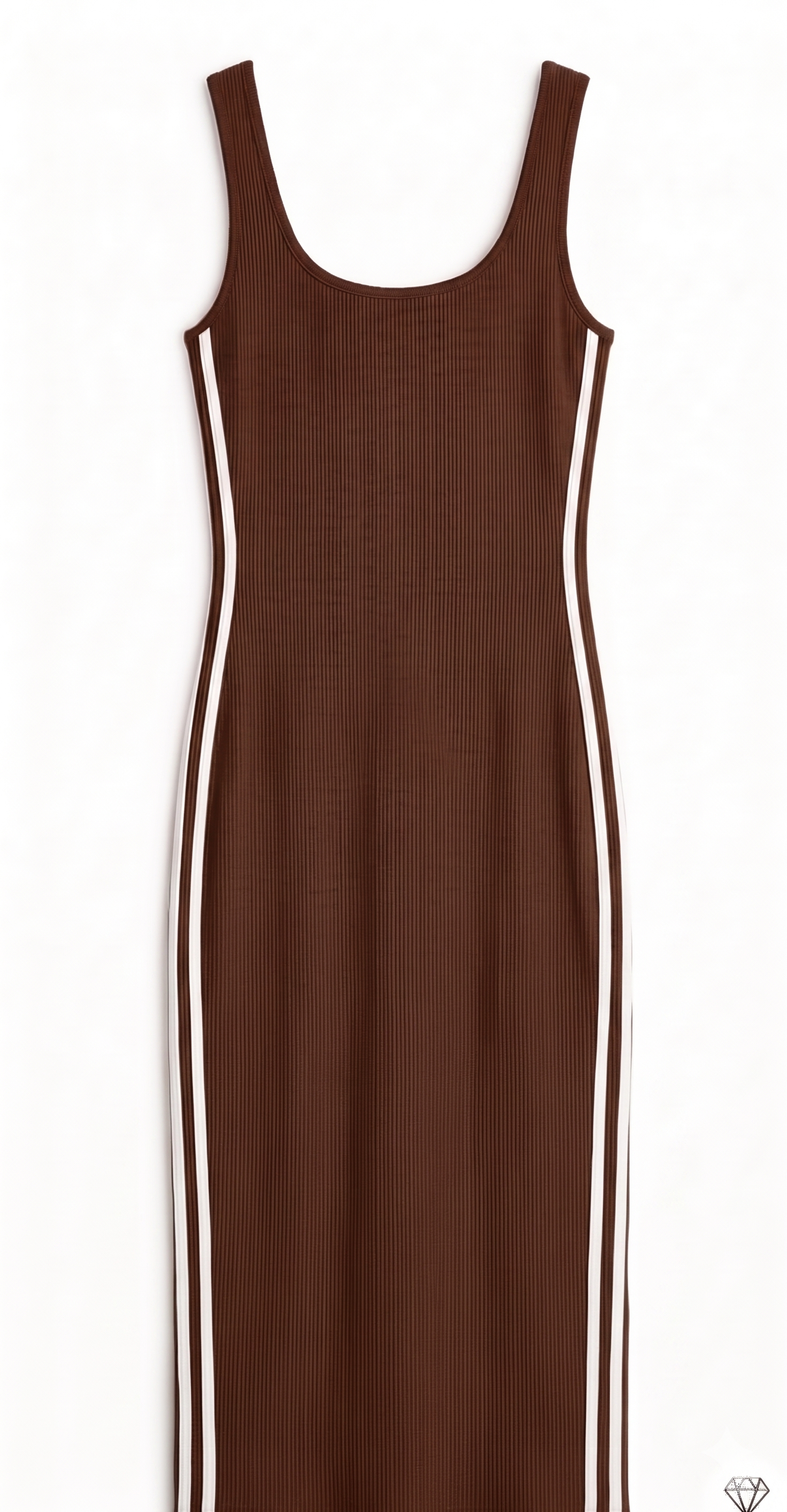 VESTIDO AJUSTADO CON DETALLE DEPORTIVO