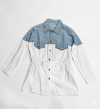 CAMISA CON DETALLES EN DENIM Y AJUSTE EN CINTURA