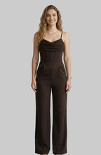 MONO ELEGANTE DE TIRANTES