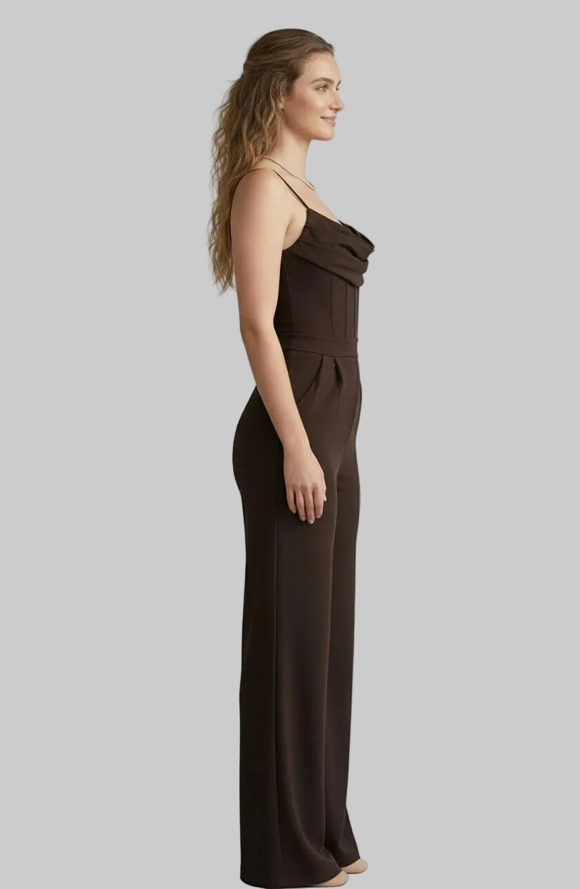 MONO ELEGANTE DE TIRANTES