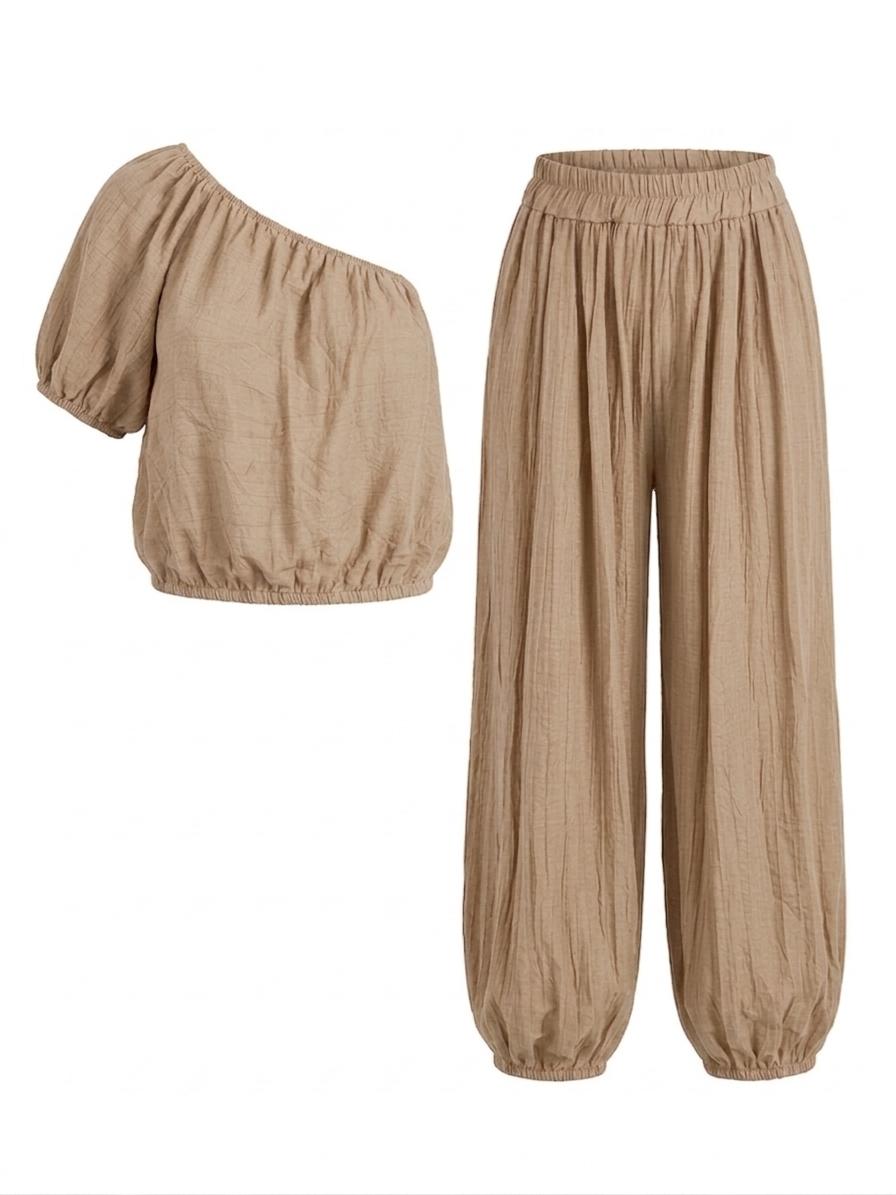 CONJUNTO TOP ASIMÉTRICO Y PANTALÓN FLUIDO