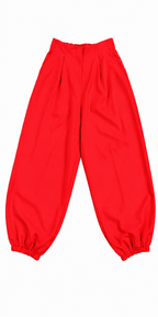 PANTALÓN CON PINZAS Y PUÑO ELÁSTICO